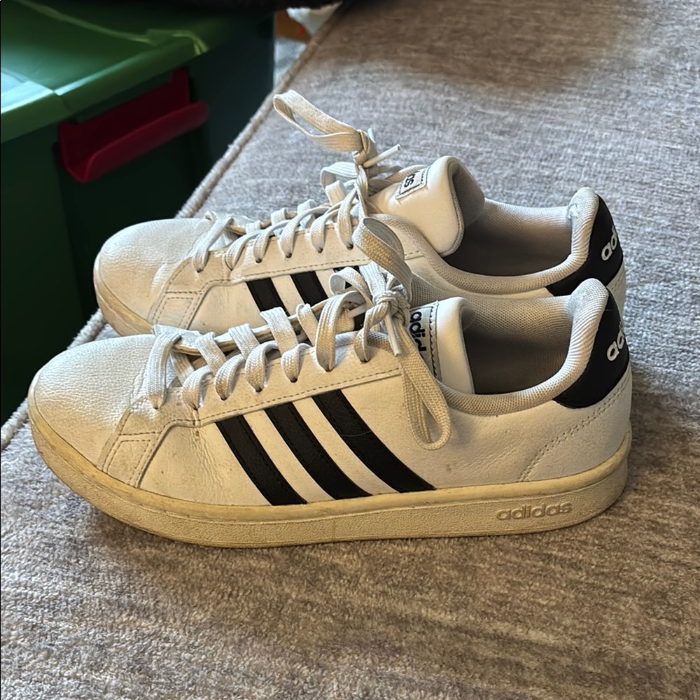 Adidas Women's White and Black Sneakers 🌸bundle and save!!